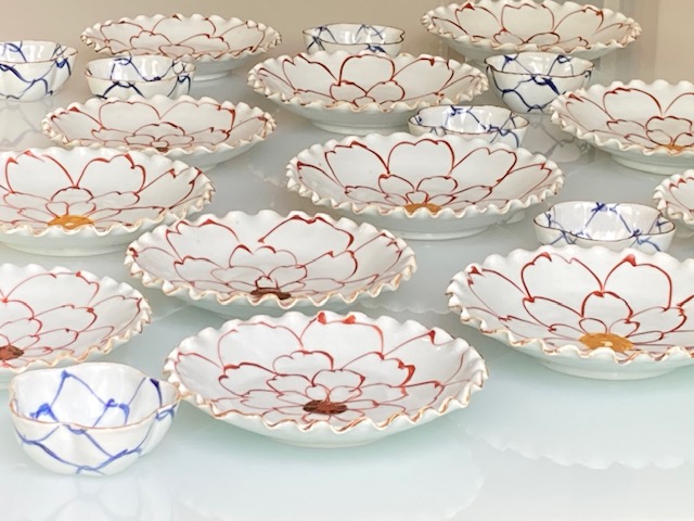 網目梅型小鉢と赤絵の輪皿